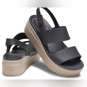 Crocs size 8’5 can also fit a 9